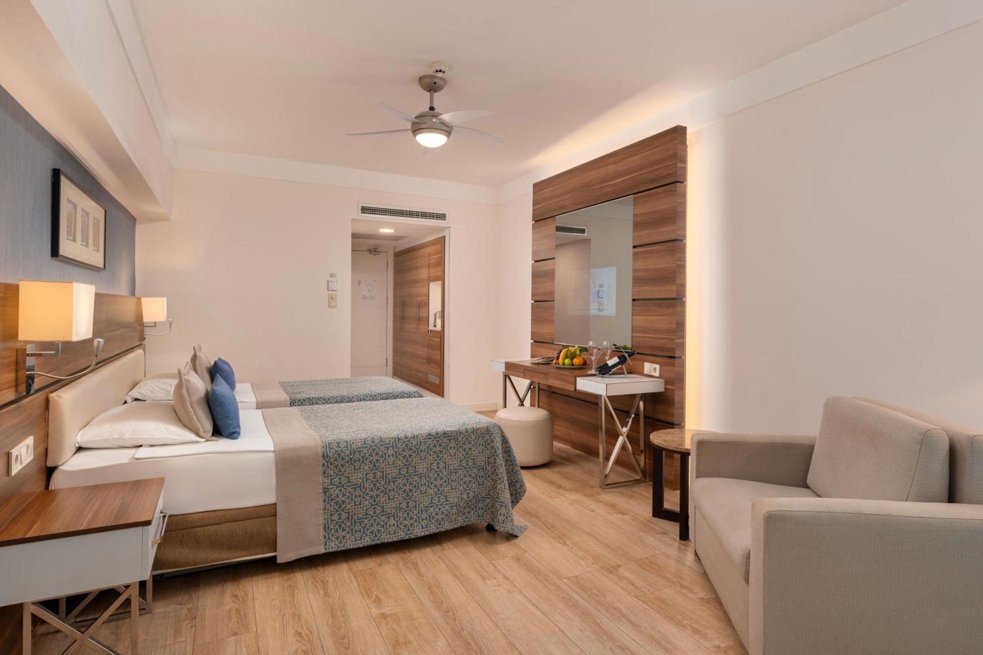 Chambre Deluxe (2 Adultes + 2 Enfants)