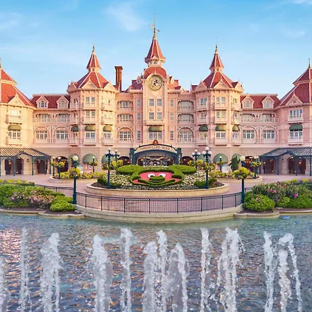 Disneyland Hotel-2